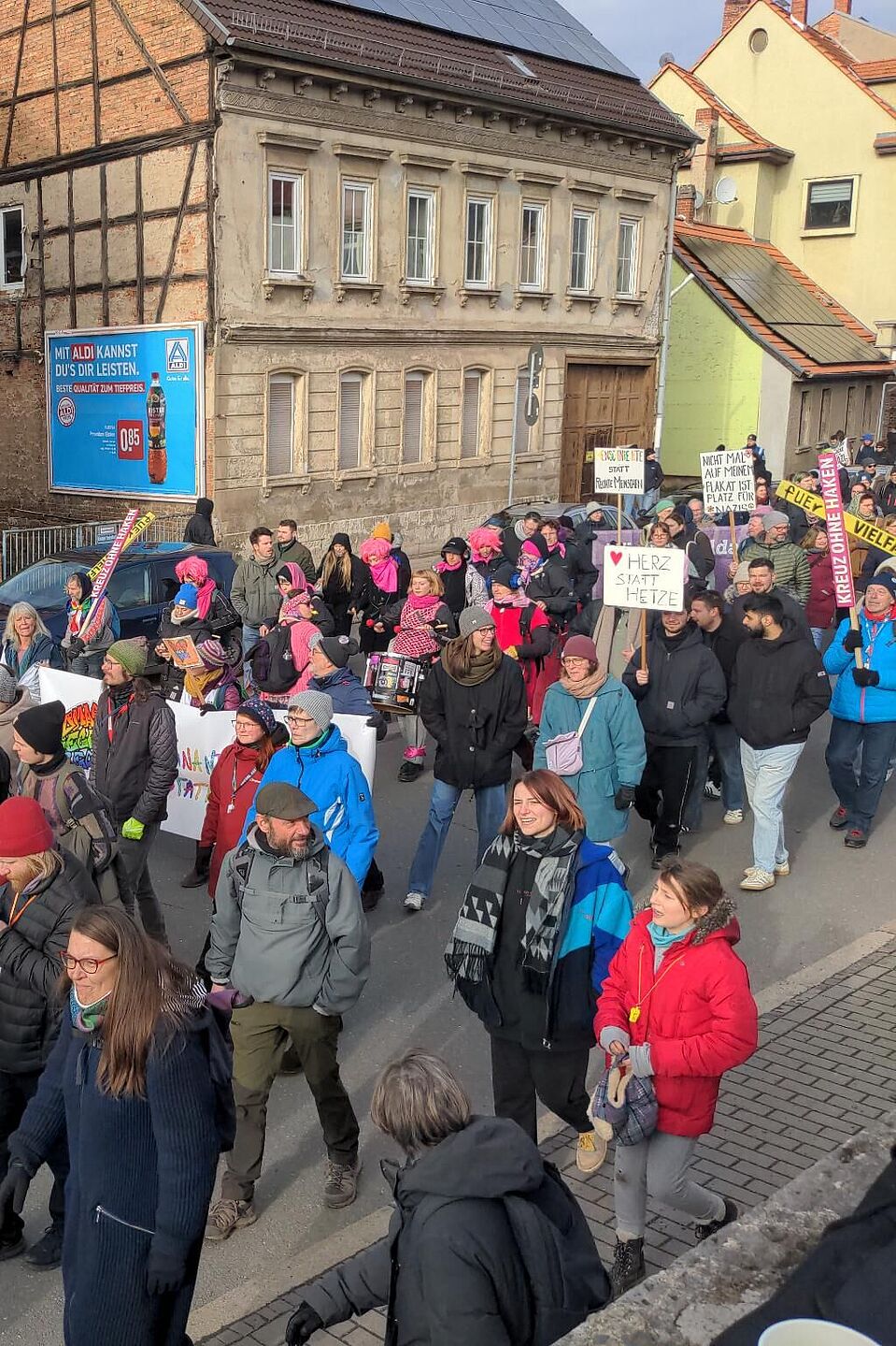 Menschen auf einer Demonstration Menschen auf einer Demonstration