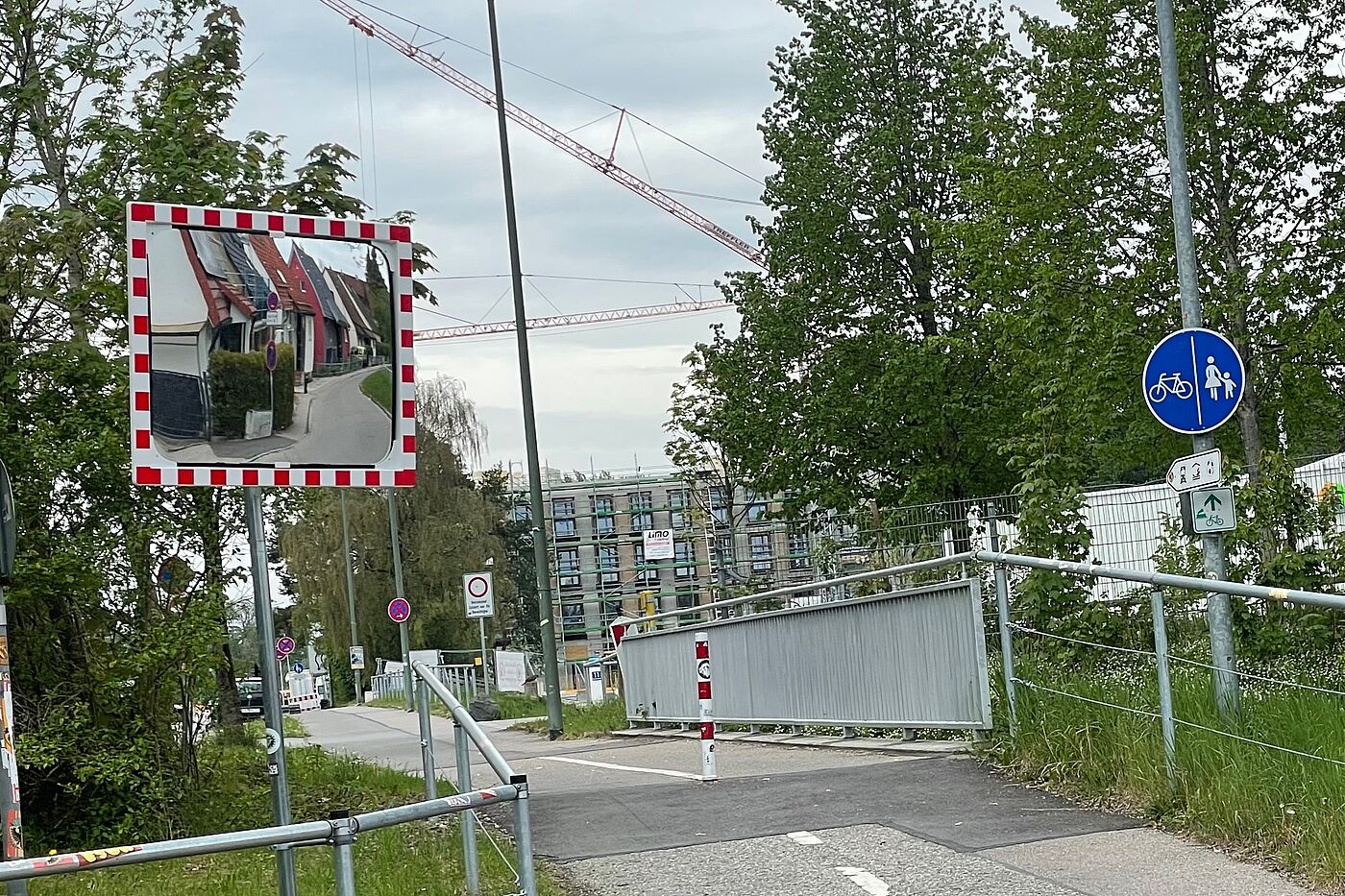 Neuer Spiegel Spiegel am Radweg