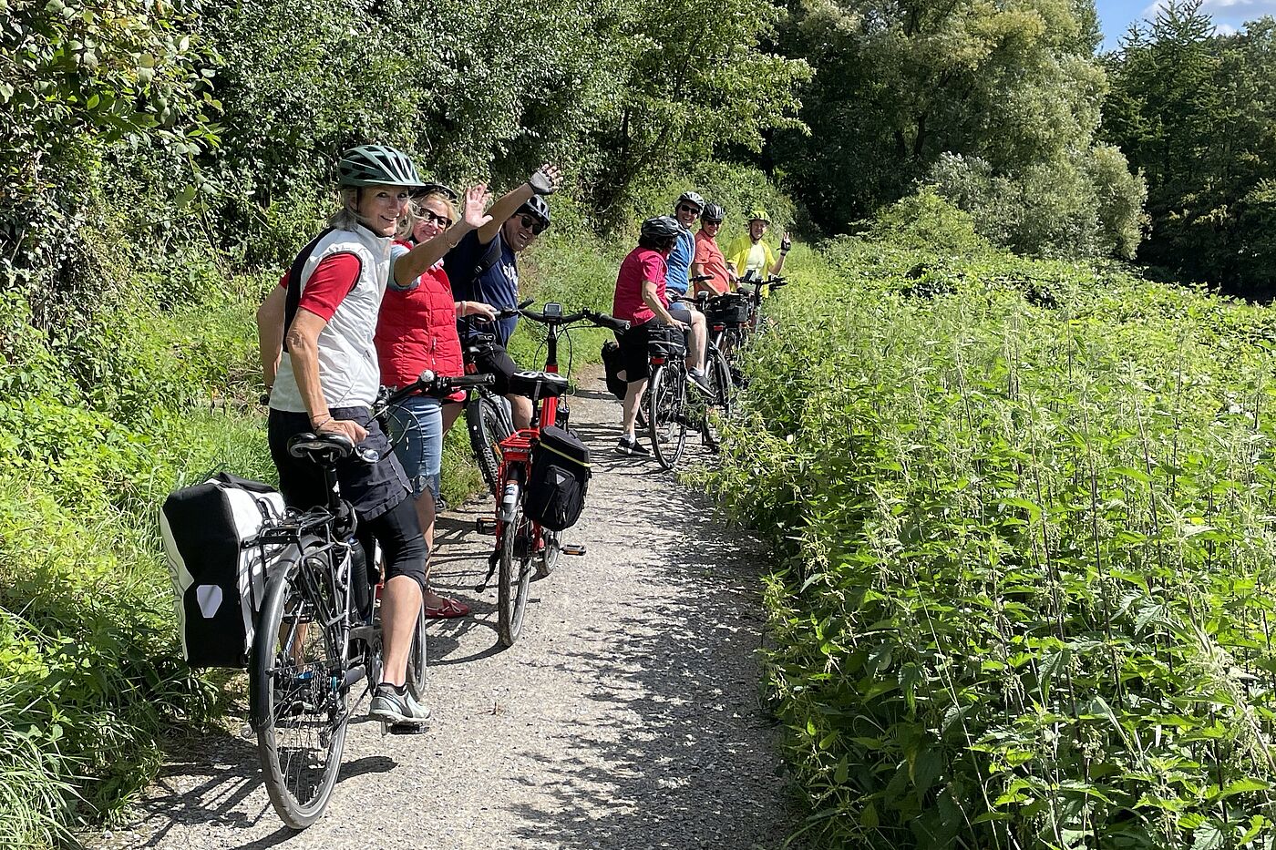 adfc unterwegs eine Fahrradgruppe ist unterwegs