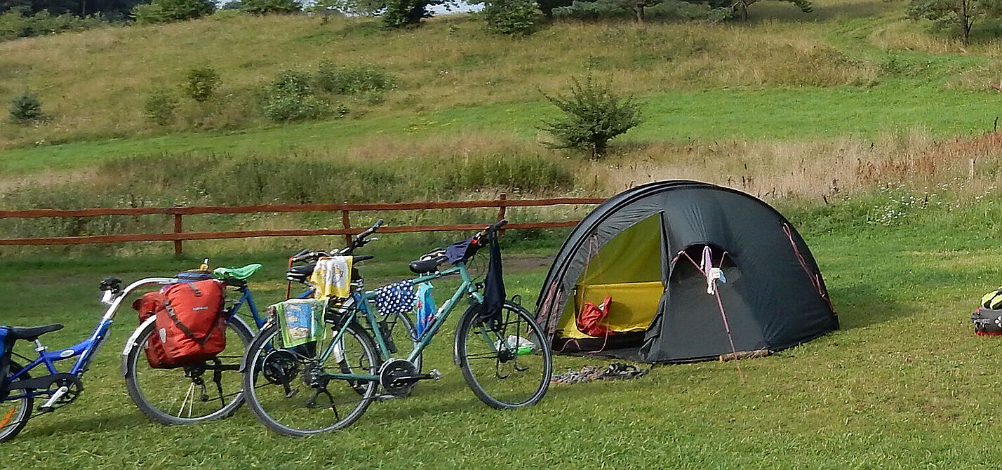 Mit Fahrrad und Zelt unterwegs