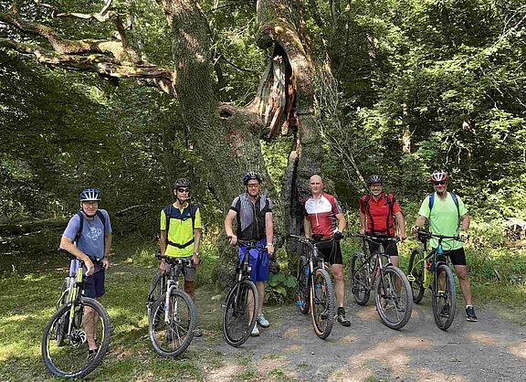 Die Mitglieder der BI Triftchausse kämpfen für einen direkten Zugang in den Hainich Richtung Betteleiche