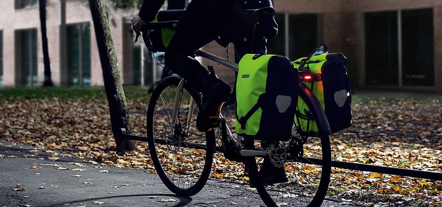 Titel Zubehör Herbst Wasserdichte Gepäcktaschen gehören zur Standardausstattung.