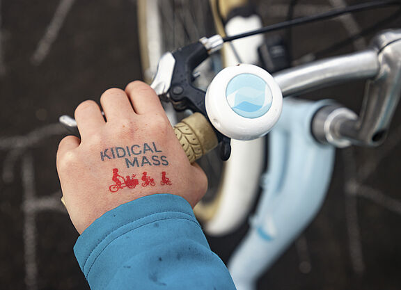 Kidical Mass Tattoo auf Kinderhand